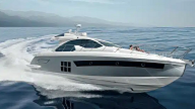 Luxury Yacht Tours in the Heart of Miami Beach