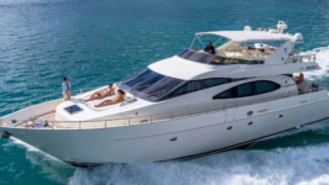 Top Reasons to Choose Aquarius Party Yacht Charter with Expert Captain
