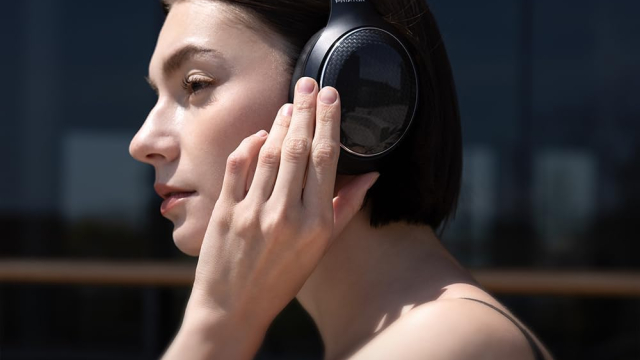 Unleashing the Freedom of Phiaton Wireless Over-Ear Headphones