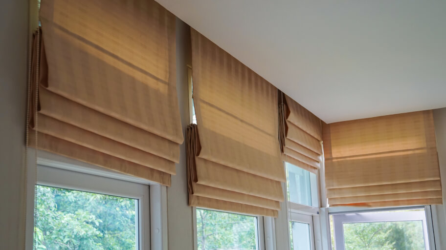 A Step-by-Step Guide to Perfectly Clean Roman Blinds