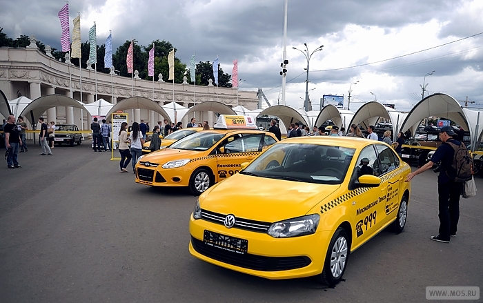 Explore Melbourne with Top-Rated Taxi Services