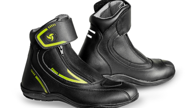 Motorcycle Boots Help You Get A Good Solid Stance When it Comes to Road Safety