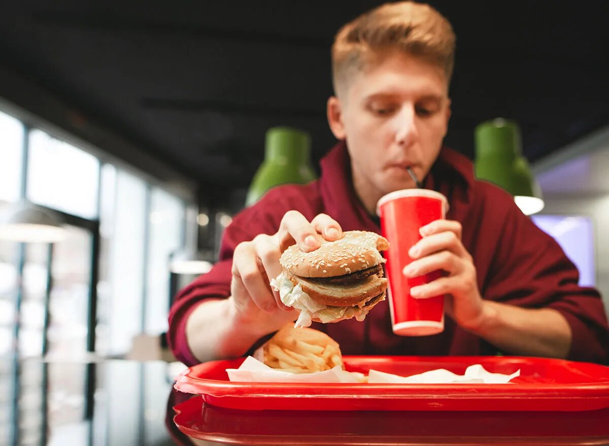 Which Health Risks Do Men From Fast Food Face