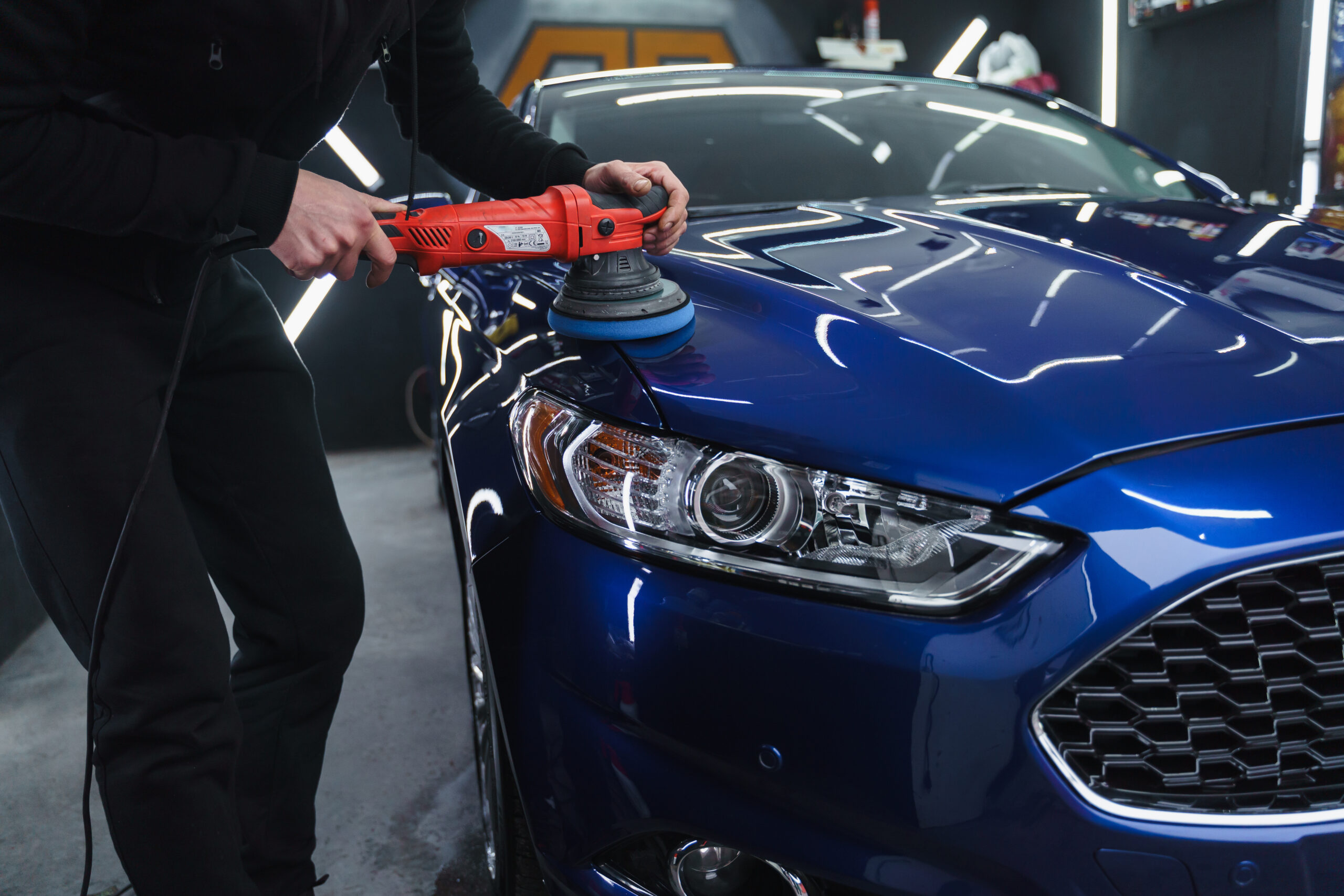 Understanding the Pros and Cons of DIY and Professional Auto Detailing