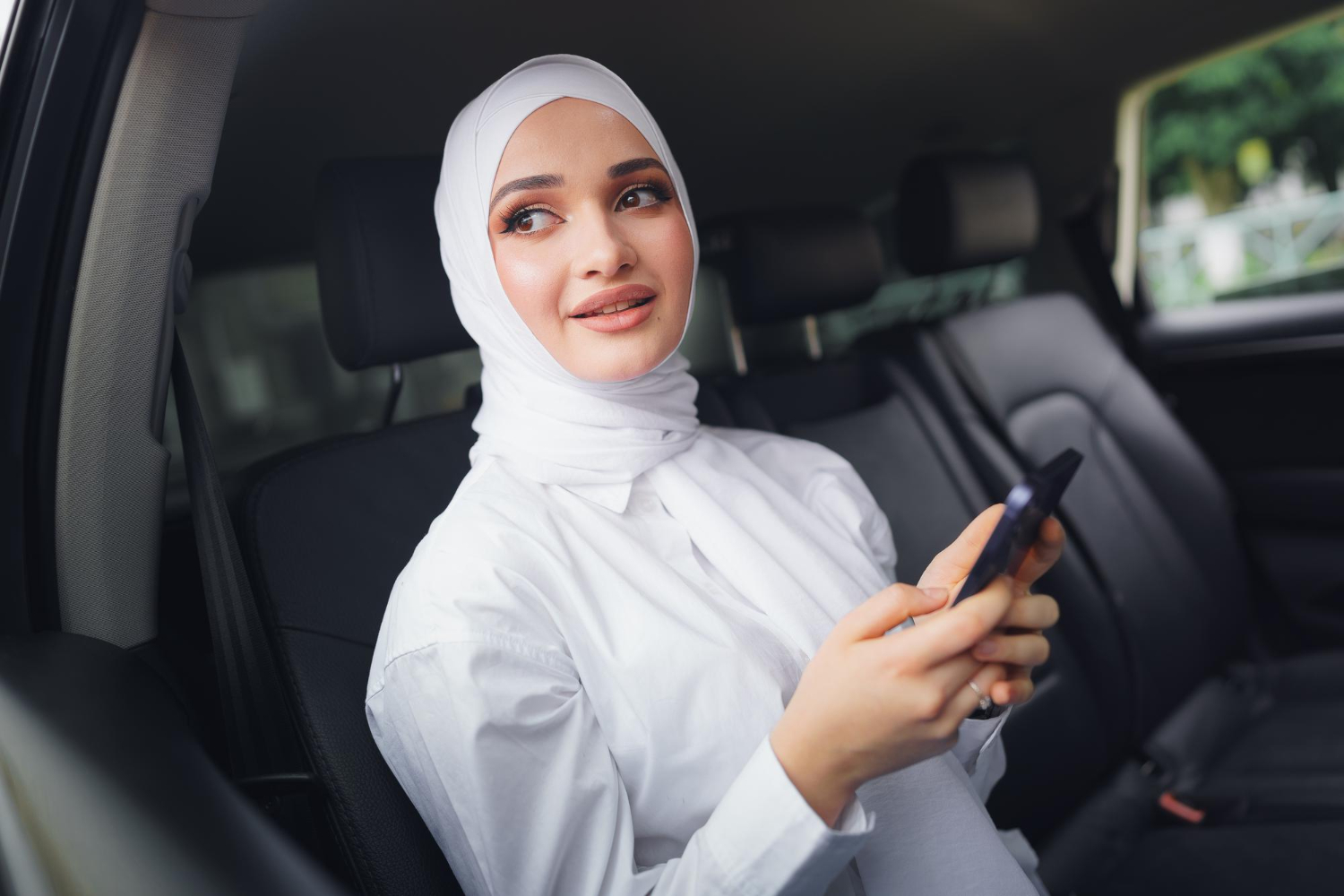 Exploring Your Options: How to Secure a Trustworthy Driver in Dubai from Abroad