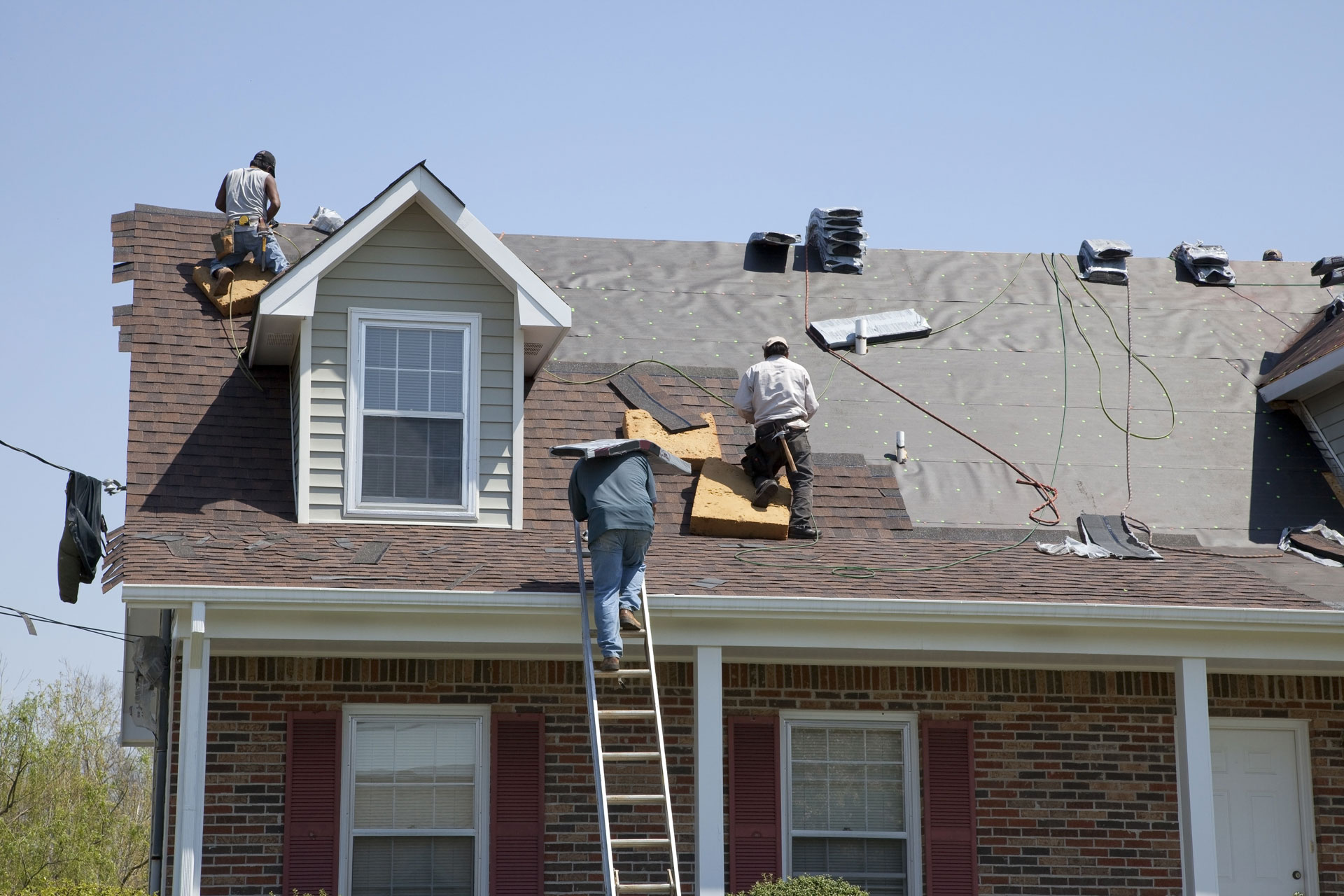 Home Protection: The Importance of Local Roofing Contractors