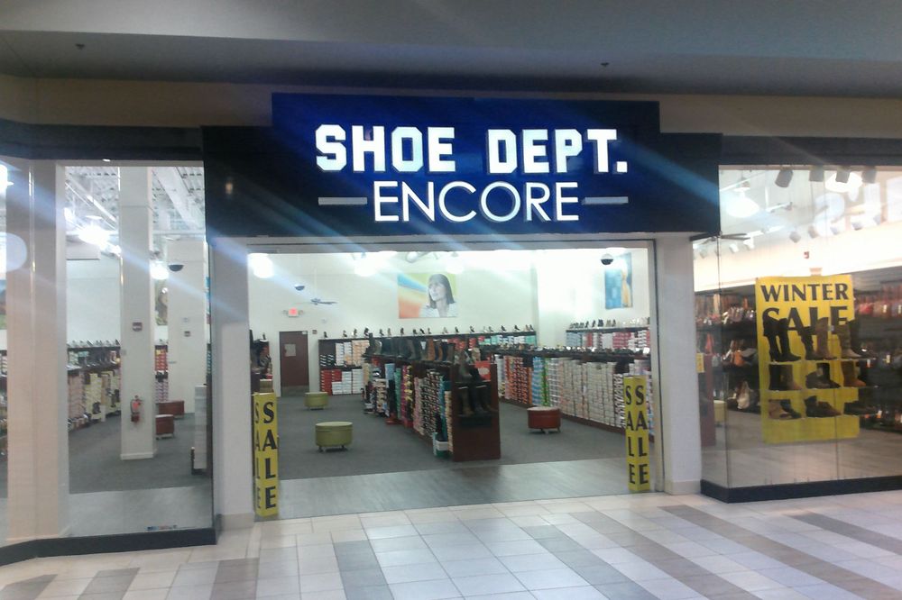 Unleash Your Fashion Persona with the Shoe Dept Online!